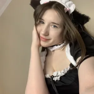 𝓛𝓪𝓭𝔂 𝓐𝓷𝓷𝓮 plays 18+ Onlyfans
