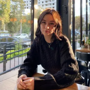 Bella 🌷 19 y/o Onlyfans