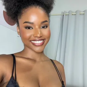 Larissa Silva🇧🇷Chocolate🍫 Onlyfans