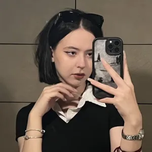 Bella 💖 18 y/o Onlyfans