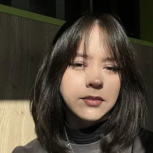 Bella 💖 18 y/o Onlyfans