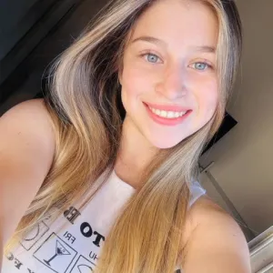 Mary 💙 18yo still in HS Onlyfans