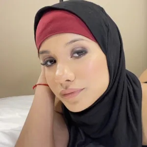 Secrets Under The Hijab 💋 Onlyfans
