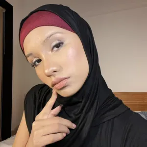 Secrets Under The Hijab 💋 Onlyfans