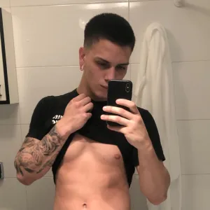 Santi Becker Onlyfans