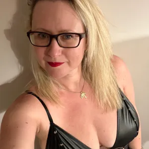 Busty Blond Mombshell NO PPV💋 Onlyfans