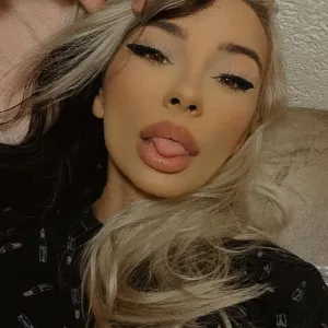 Misslittleone Onlyfans