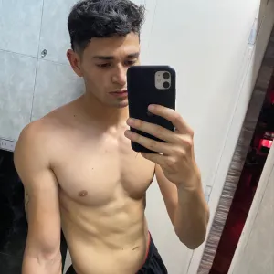 alexanderjuarez OnlyFans