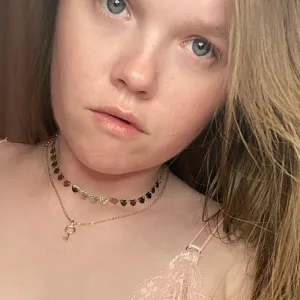 ittybittymelly OnlyFans