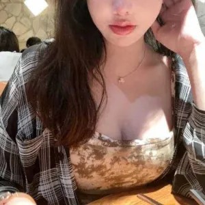 热爱吃精的少女 Onlyfans