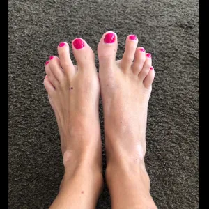 Lola Feets XS 👠👣 Onlyfans