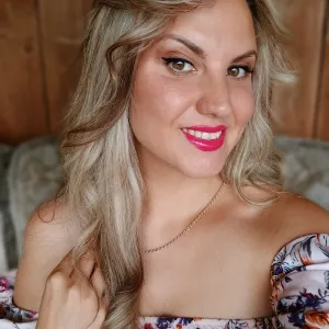 Bella Ella Onlyfans