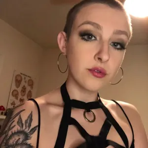 Shaved Head Girl Onlyfans