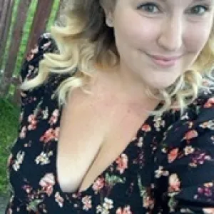 holly pop🍭 Onlyfans