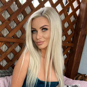 sexyblondesarah OnlyFans