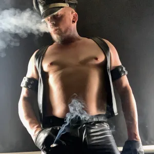 Smokeanleatheruk Onlyfans