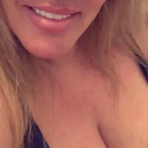 naturallybusty1 OnlyFans