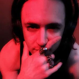 R3BORNTHEPHOENIX Onlyfans