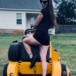 Mandy The Landscaping Lady Onlyfans