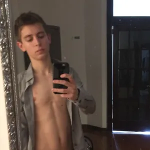 ezrathetwink Onlyfans