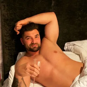 Adrian kingu Onlyfans