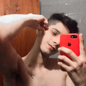 santiagoruiiiz OnlyFans