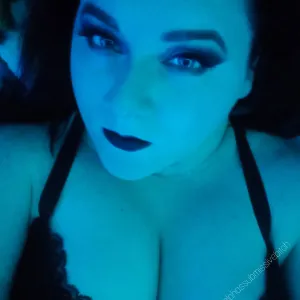 Alpha's submissive bitch Onlyfans