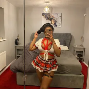 Zara - 18 Years Old Onlyfans