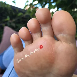 belowmyankles.size34 OnlyFans